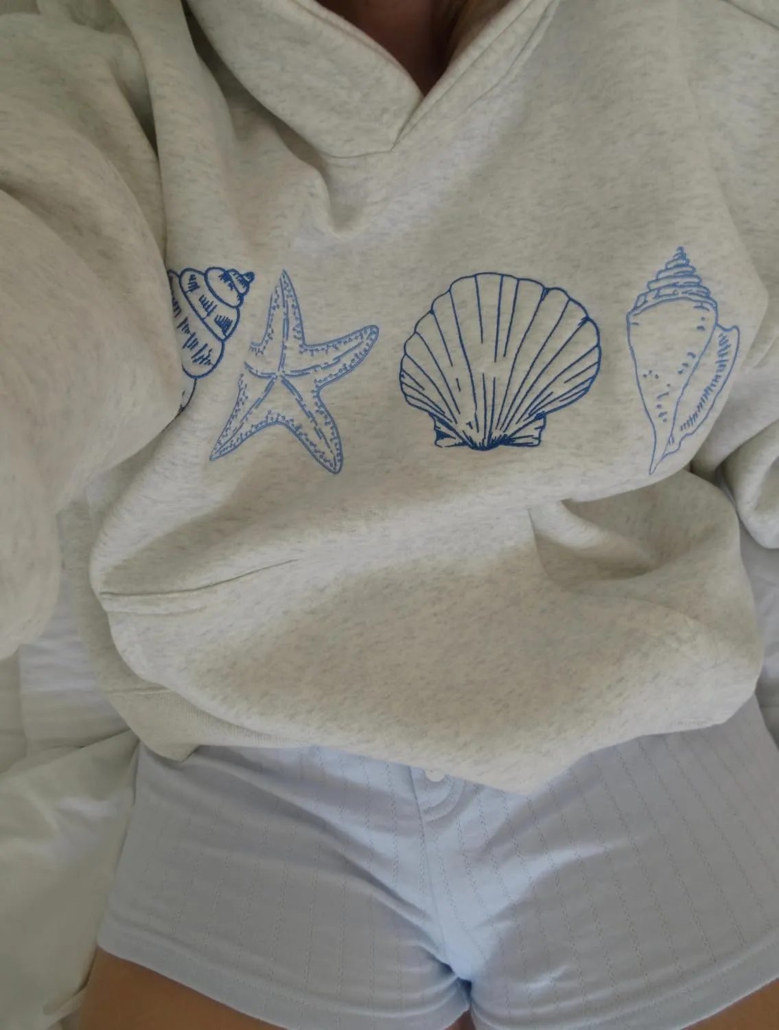 Cute Graphic Hoodies for Women Teen Girls Y2k Ocean/Seashell Oversized Sweatshirt Long Sleeve Pullover Streetwear