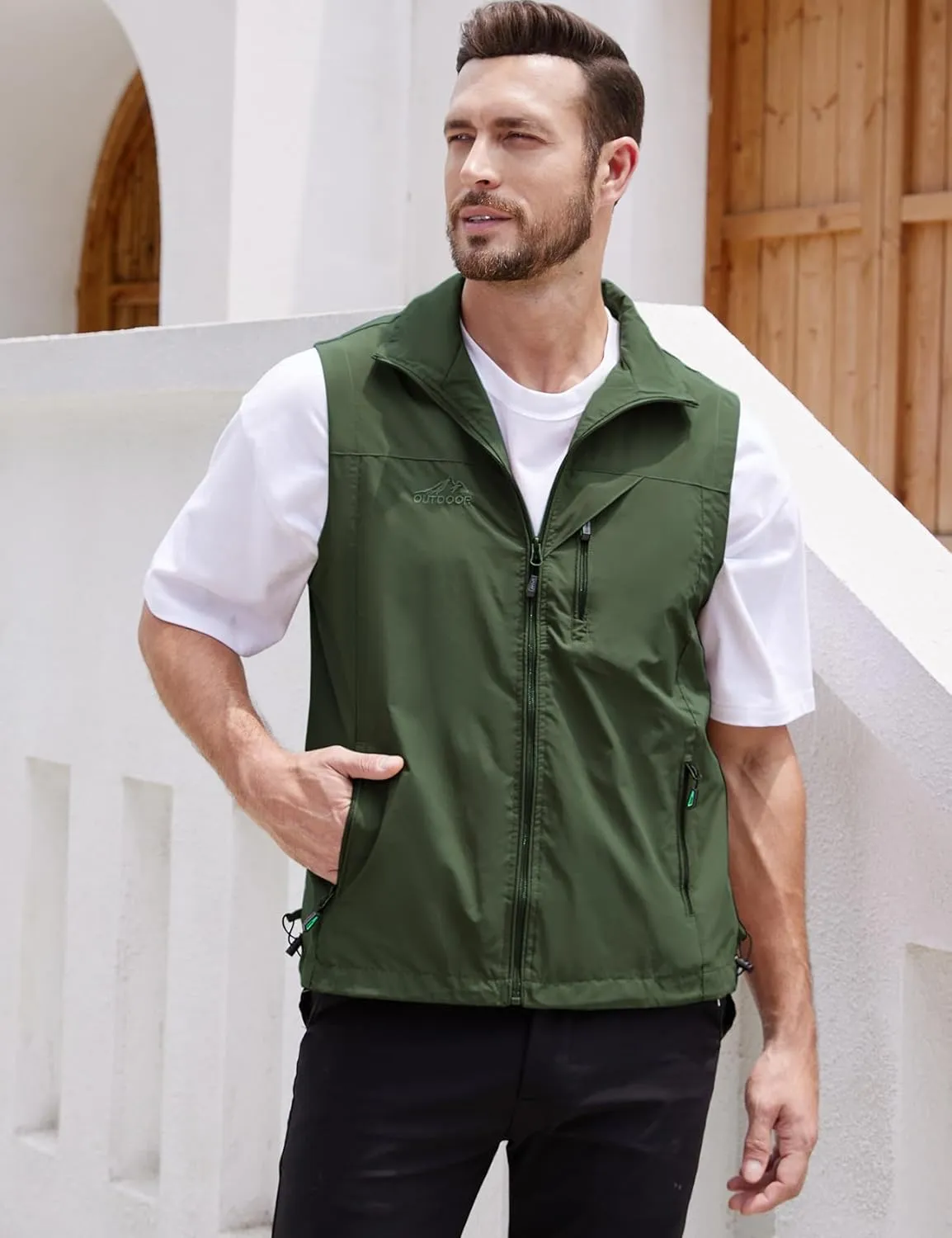 Gihuo Men's Lightweight Softshell Sleeveless Golf Vest with Zipper Pockets for Travel Hiking Fishing Safari Outwear