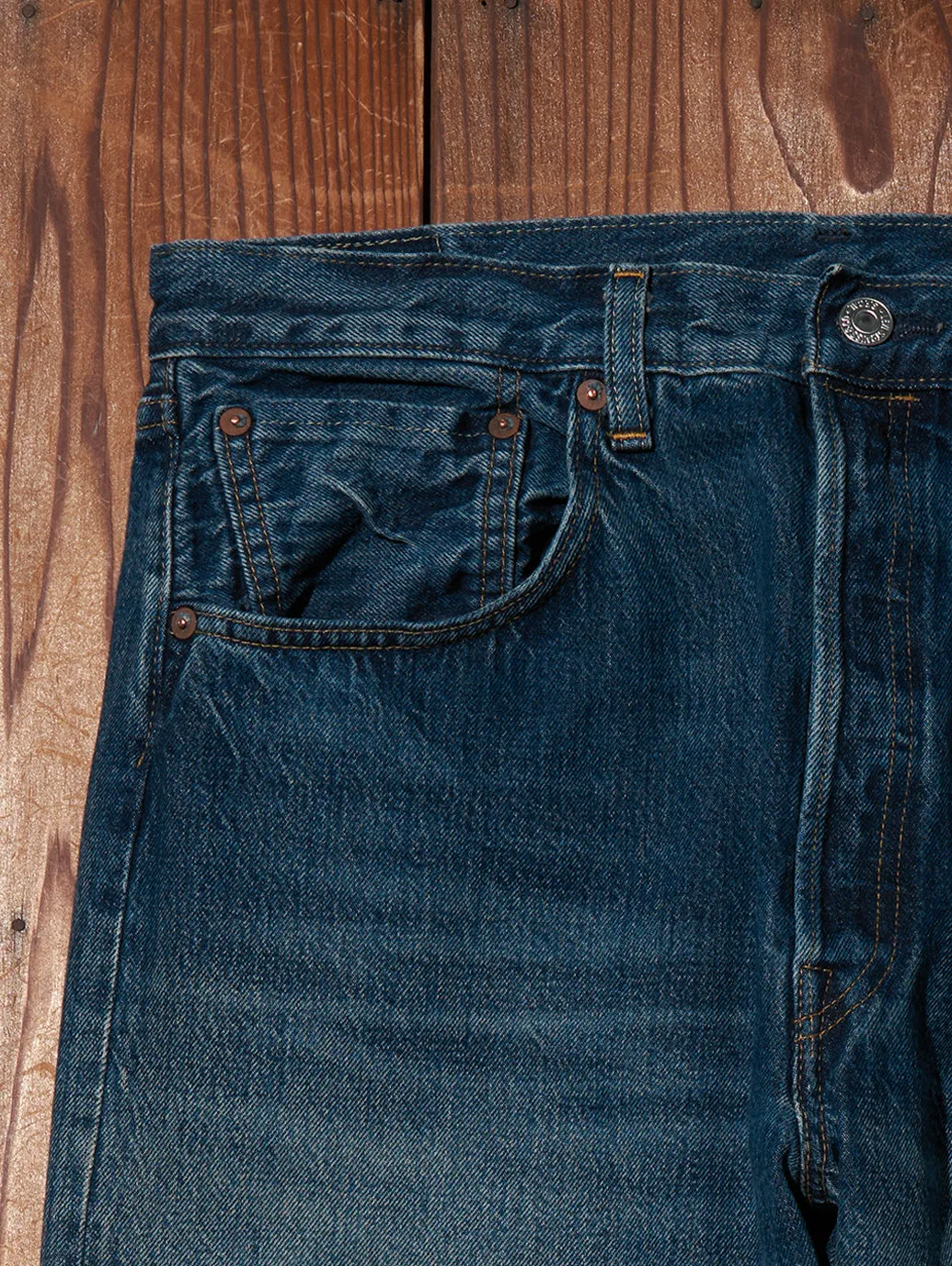 LEVI'S® VINTAGE CLOTHING 1955 501® ジーンズ  リジッド 