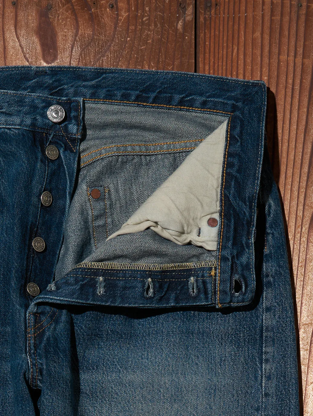 LEVI'S® VINTAGE CLOTHING 1955 501® ジーンズ  リジッド 