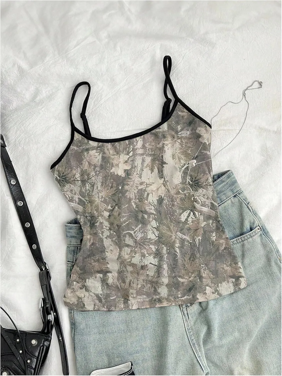 MakeMeChic Women's Camo Camisole Leaf Print Spaghetti Strap Racerback Y2K Cami Crop Tops