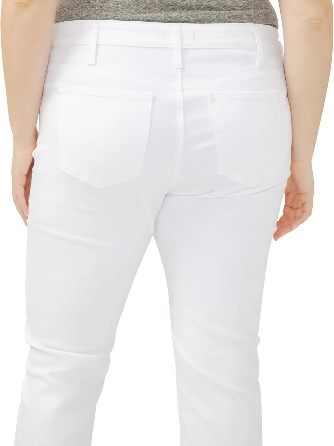 Silver Jeans Co. Women's Plus Size Elyse Mid Rise Comfort Fit Capri Jeans