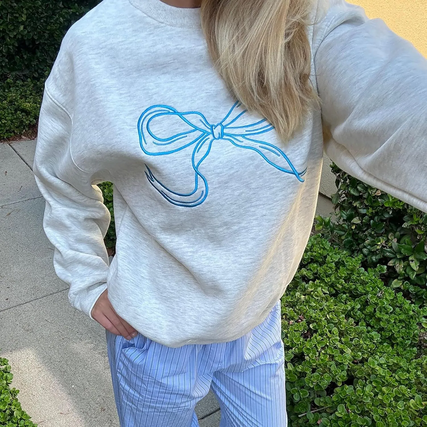 Women Teen Girls Cute Bow Graphic Hoodies Y2k Oversized Long Sleeve Hooded Sweatshirt Aesthetic Pullover Streetwear